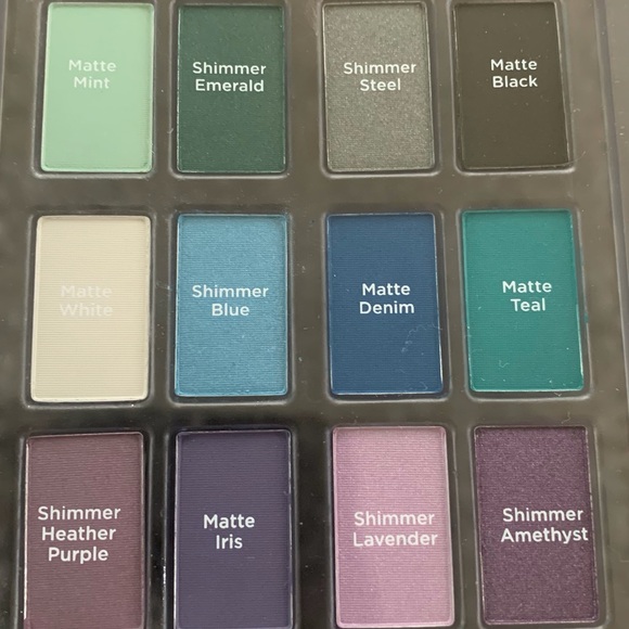 ✨HOST PICK✨ Ulta Beauty 69pc makeup set - Picture 3 of 7